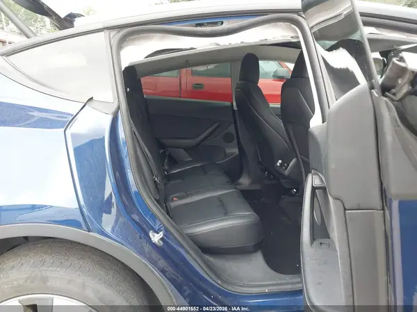 7SAYGDEE3NF384927 2022 TESLA MODEL Y - Image 8