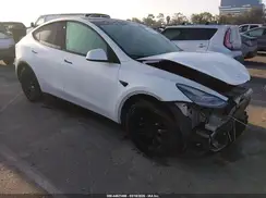 7SAYGDEE3NF386189 2022 TESLA MODEL Y