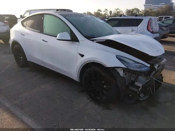 7SAYGDEE3NF386189 2022 TESLA MODEL Y - Image 1