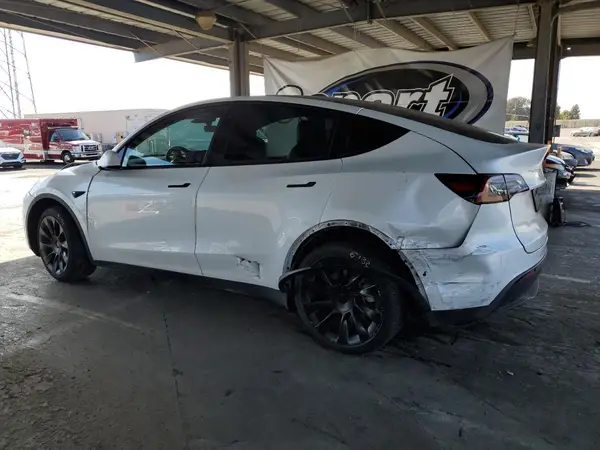 7SAYGDEE3NF387083 2022 TESLA MODEL Y - Image 2