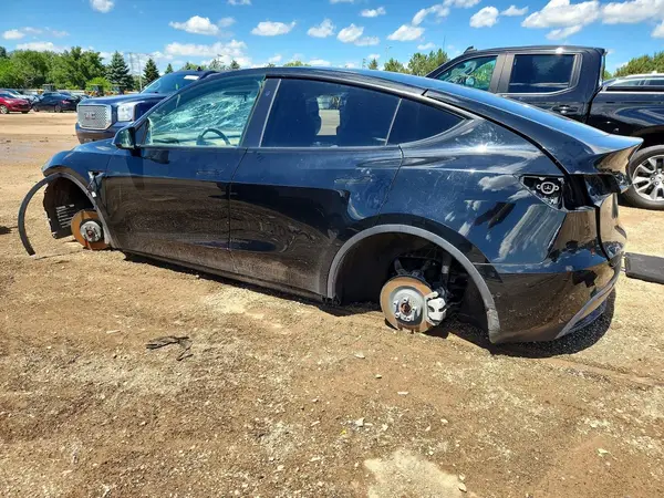 7SAYGDEE3NF387455 2022 TESLA MODEL Y - Image 2