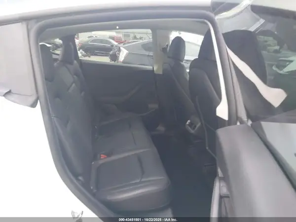 7SAYGDEE3NF388511 2022 TESLA MODEL Y - Image 8