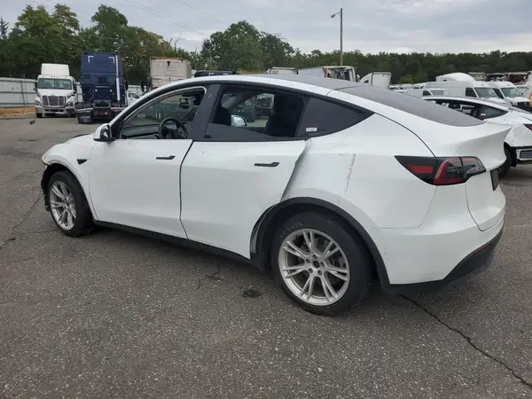 7SAYGDEE3NF390534 2022 TESLA MODEL Y - Image 2