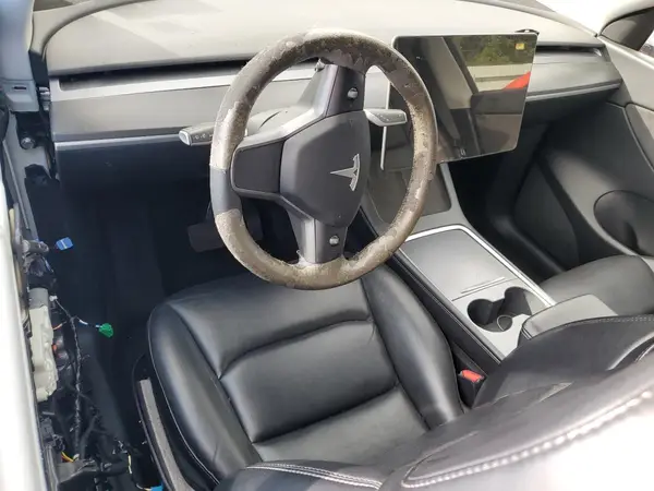 7SAYGDEE3NF390534 2022 TESLA MODEL Y - Image 8