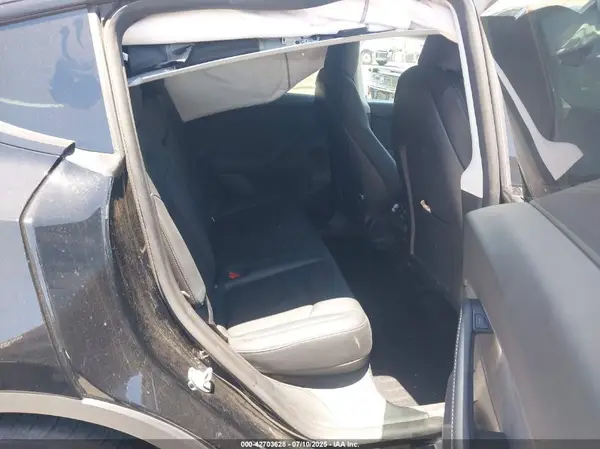 7SAYGDEE3NF404996 2022 TESLA MODEL Y - Image 8