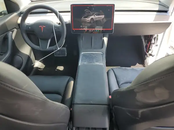 7SAYGDEE3NF408563 2022 TESLA MODEL Y - Image 8