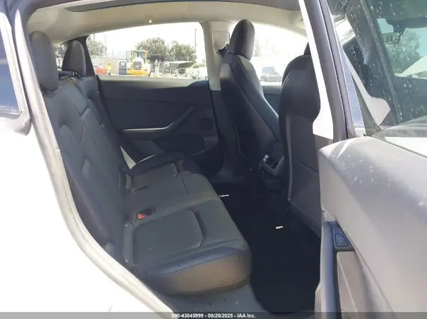 7SAYGDEE3NF413701 2022 TESLA MODEL Y - Image 8