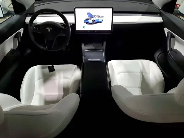 7SAYGDEE3NF417585 2022 TESLA MODEL Y - Image 8