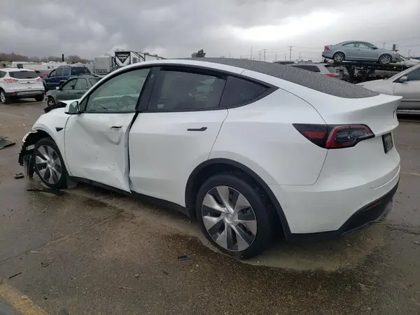 7SAYGDEE3NF418221 2022 TESLA MODEL Y - Image 2