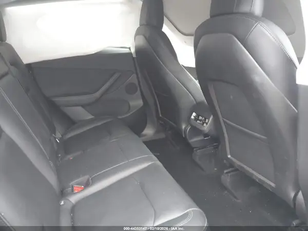 7SAYGDEE3NF423368 2022 TESLA MODEL Y - Image 8