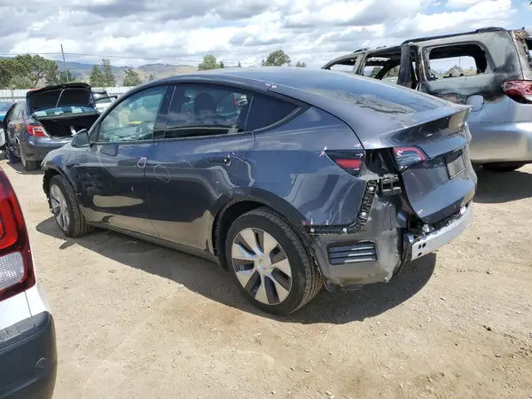 7SAYGDEE3NF424746 2022 TESLA MODEL Y - Image 2
