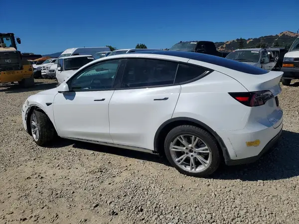 7SAYGDEE3NF425119 2022 TESLA MODEL Y - Image 2