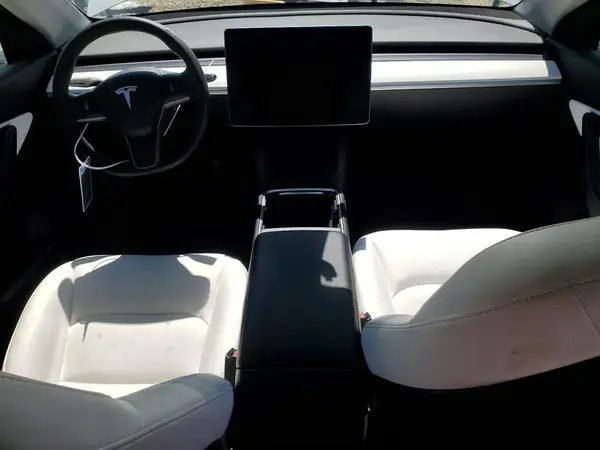 7SAYGDEE3NF425119 2022 TESLA MODEL Y - Image 8