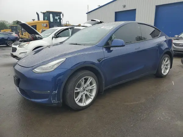 7SAYGDEE3NF425640 2022 TESLA MODEL Y - Image 1