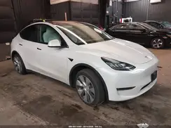7SAYGDEE3NF425749 2022 TESLA MODEL Y