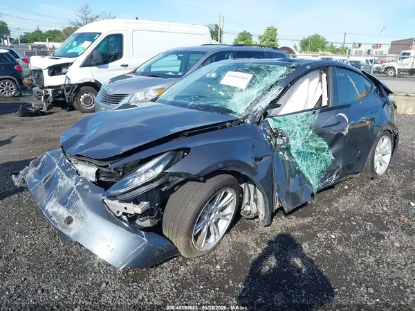 7SAYGDEE3NF427792 2022 TESLA MODEL Y - Image 2