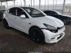 7SAYGDEE3NF435570 2022 TESLA MODEL Y