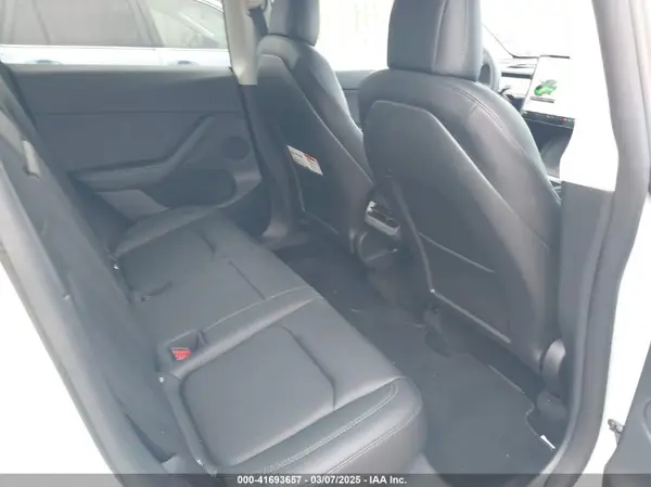 7SAYGDEE3NF435729 2022 TESLA MODEL Y - Image 8