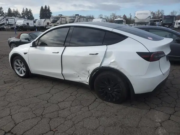 7SAYGDEE3NF444284 2022 TESLA MODEL Y - Image 2