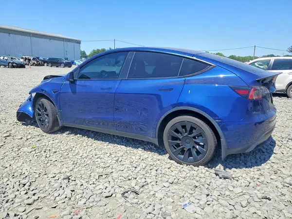 7SAYGDEE3NF444740 2022 TESLA MODEL Y - Image 2