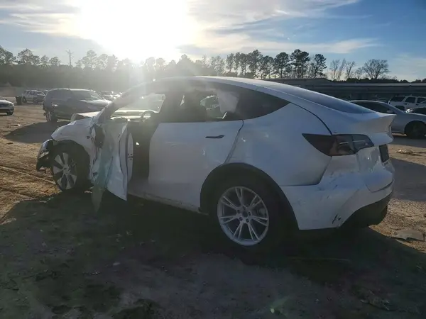 7SAYGDEE3NF461716 2022 TESLA MODEL Y - Image 2