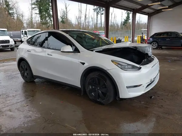 7SAYGDEE3NF463594 2022 TESLA MODEL Y - Image 1
