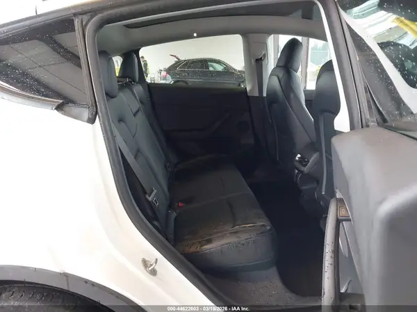 7SAYGDEE3NF463594 2022 TESLA MODEL Y - Image 8