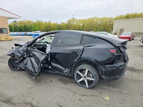 7SAYGDEE3NF480489 2022 TESLA MODEL Y - Image 2