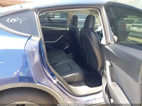 7SAYGDEE3NF480850 2022 TESLA MODEL Y - Image 8