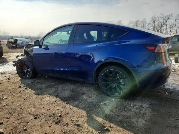 7SAYGDEE3NF481416 2022 TESLA MODEL Y - Image 2