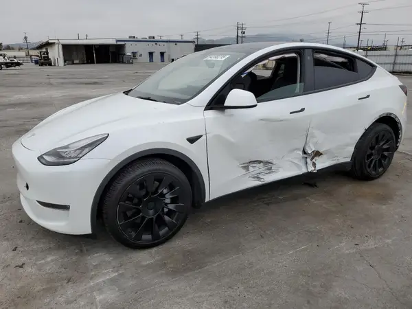 7SAYGDEE3NF481660 2022 TESLA MODEL Y - Image 1