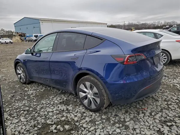 7SAYGDEE3NF488236 2022 TESLA MODEL Y - Image 2