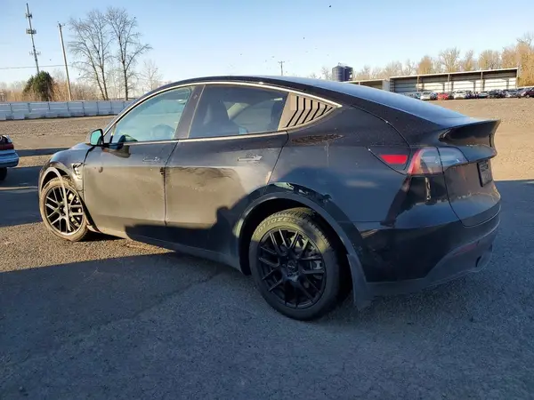 7SAYGDEE3NF504323 2022 TESLA MODEL Y - Image 2