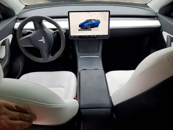 7SAYGDEE3NF506606 2022 TESLA MODEL Y - Image 8