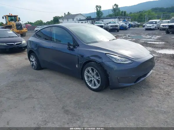7SAYGDEE3NF509408 2022 TESLA MODEL Y - Image 1