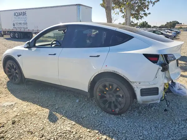 7SAYGDEE3NF511157 2022 TESLA MODEL Y - Image 2