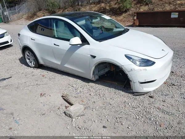 7SAYGDEE3NF513362 2022 TESLA MODEL Y - Image 1