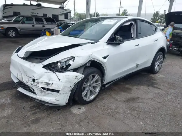 7SAYGDEE3NF518061 2022 TESLA MODEL Y - Image 2