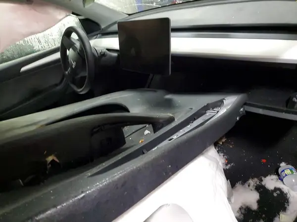 7SAYGDEE3NF522675 2022 TESLA MODEL Y - Image 8