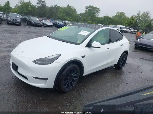 7SAYGDEE3NF524295 2022 TESLA MODEL Y - Image 2