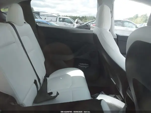 7SAYGDEE3NF533773 2022 TESLA MODEL Y - Image 8