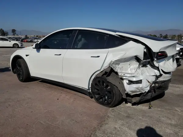7SAYGDEE3NF548919 2022 TESLA MODEL Y - Image 2