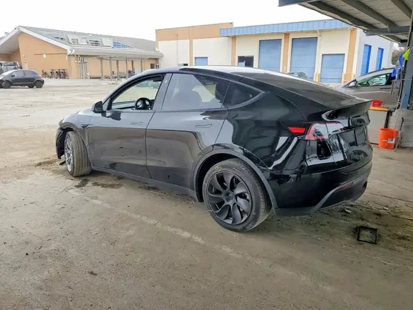 7SAYGDEE3NF553179 2022 TESLA MODEL Y - Image 2