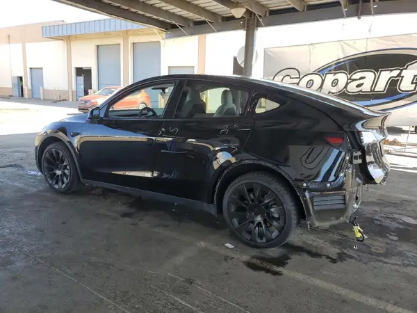 7SAYGDEE3NF554235 2022 TESLA MODEL Y - Image 2