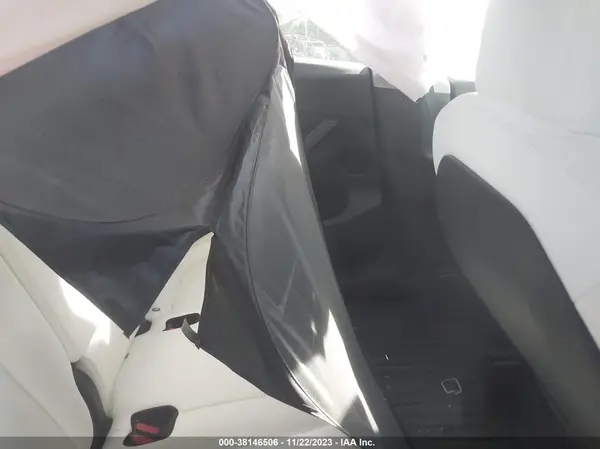 7SAYGDEE3NF554851 2022 TESLA MODEL Y - Image 8