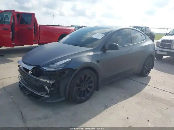 7SAYGDEE3NF565428 2022 TESLA MODEL Y - Image 2