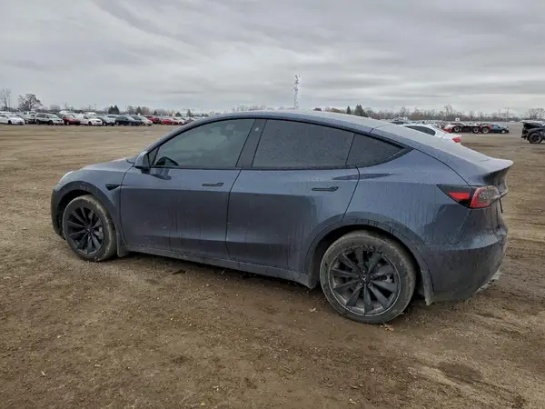 7SAYGDEE3NF572587 2022 TESLA MODEL Y - Image 2