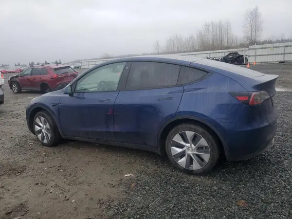 7SAYGDEE3NF575070 2022 TESLA MODEL Y - Image 2