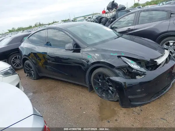 7SAYGDEE3PA024315 2023 TESLA MODEL Y - Image 1