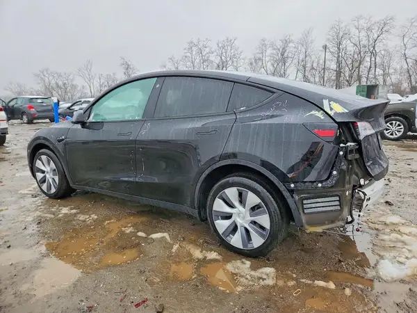 7SAYGDEE3PA027795 2023 TESLA MODEL Y - Image 2